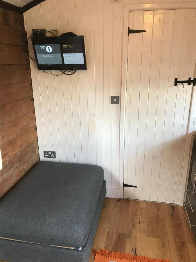 Apartmán Luxury Cosy Carriage With Electric Private Hot Tub Hereford Exteriér fotografie